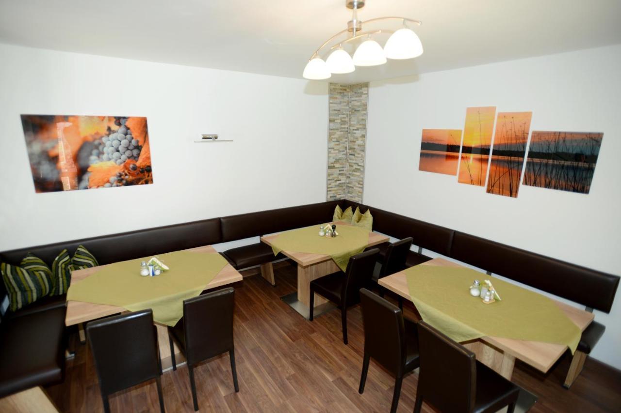 Weingut Apartment Hildegard Gangl Illmitz Esterno foto